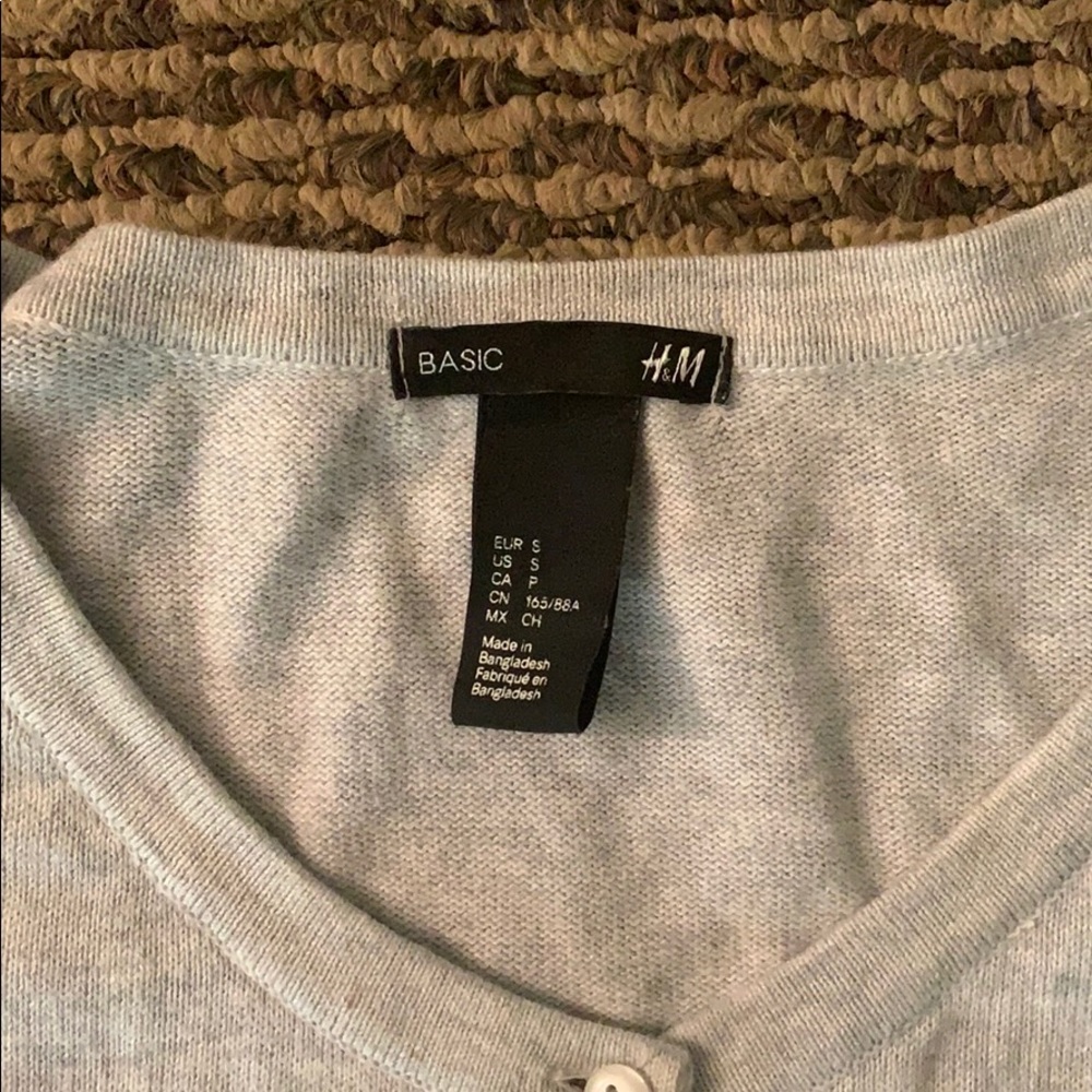 H&M sweater - Picture 2 of 2